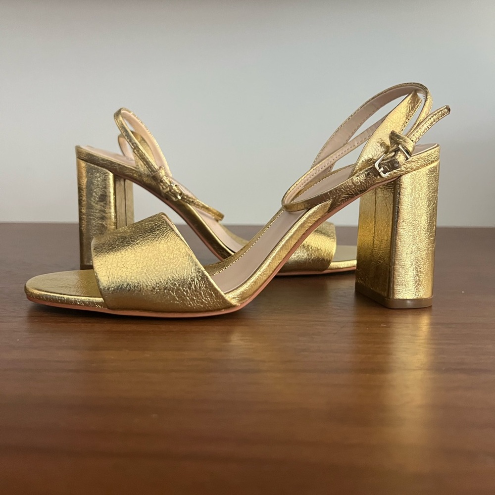 Zara Block Heel Strappy Sandal in Gold. Size 10.